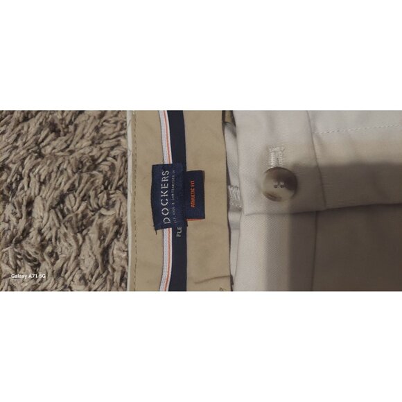 DOCKERS Men's Signature Khaki Lux Cotton Stretch Athletic Fit Pants Beige 36X34 - Picture 8 of 12